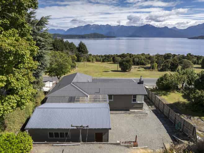 6 Cathedral Drive, Manapouri