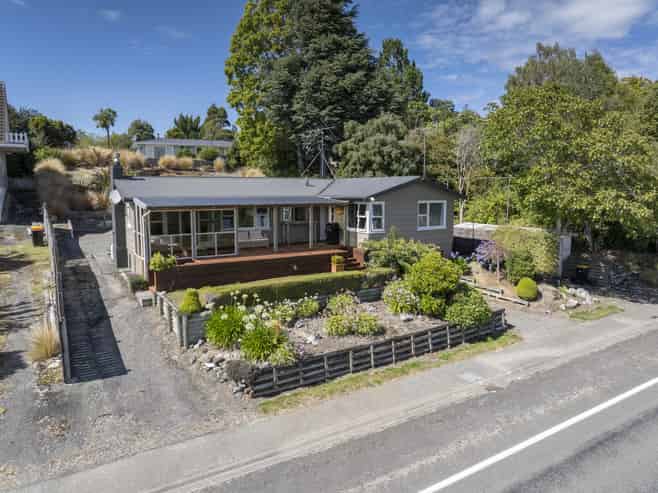 6 Cathedral Drive, Manapouri