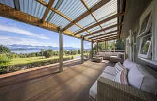 6 Cathedral Drive, Manapouri