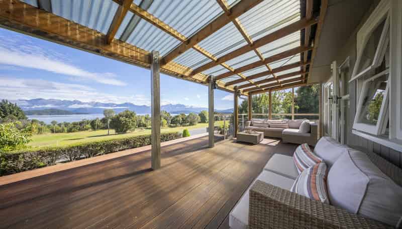 6 Cathedral Drive, Manapouri