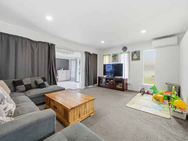 14 Meadowcourt Drive, Manukau