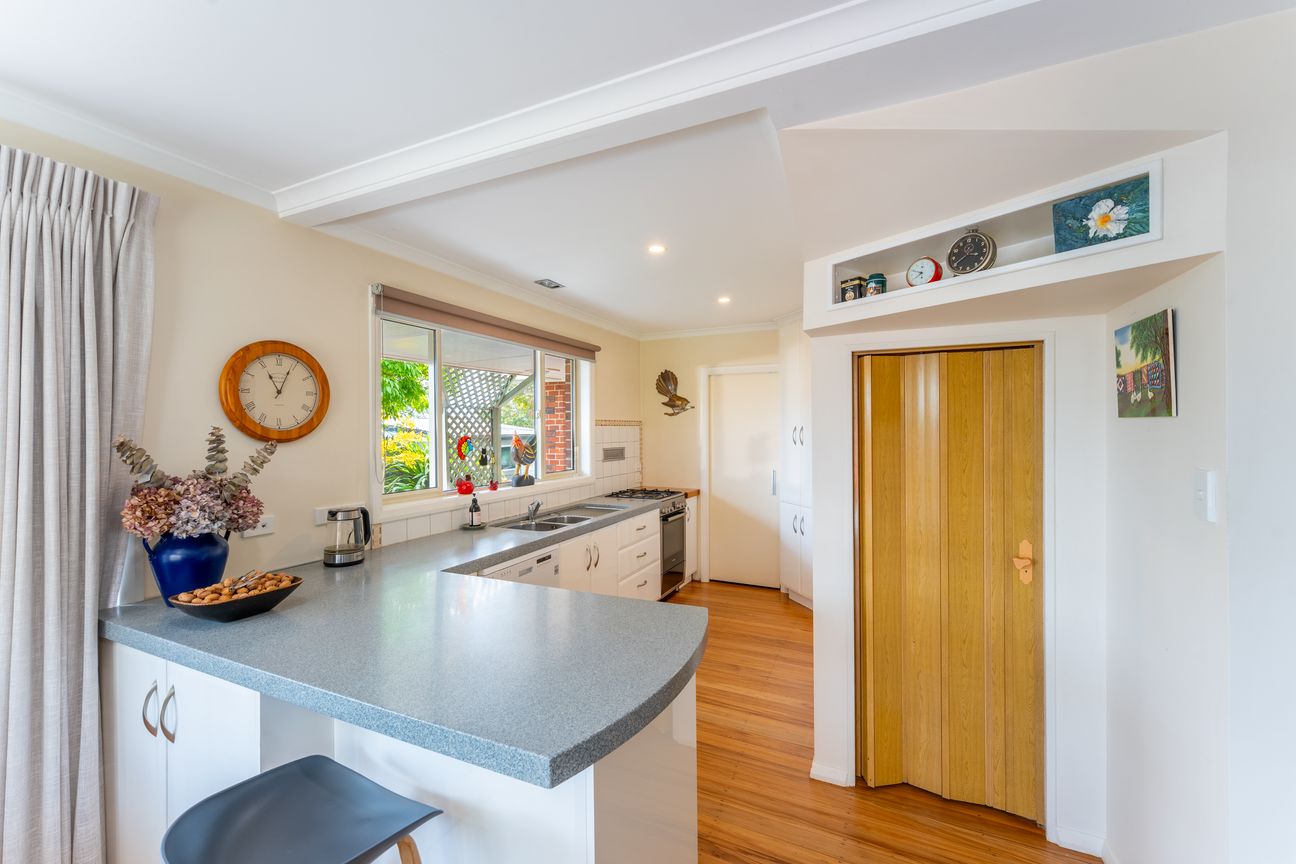 Generous Family Home - Ideal Location - Widok 5