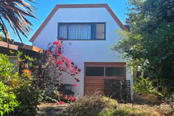 5 Sunny Bay Road, Matua