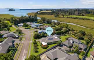 2 Bransley Grove, Katikati