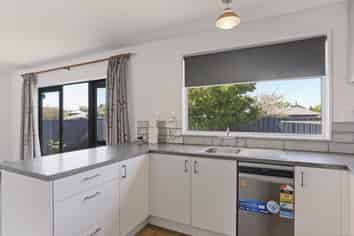 27A Bank Street, Amberley