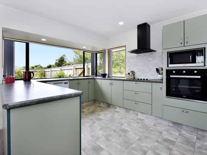 21 Malthouse Crescent, Brightwater