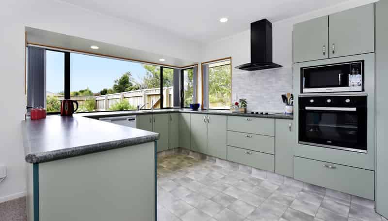 21 Malthouse Crescent, Brightwater