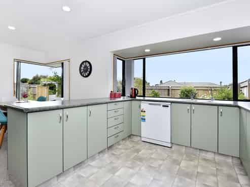 21 Malthouse Crescent, Brightwater