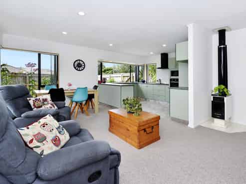 21 Malthouse Crescent, Brightwater