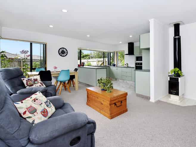 21 Malthouse Crescent, Brightwater