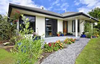 21 Malthouse Crescent, Brightwater