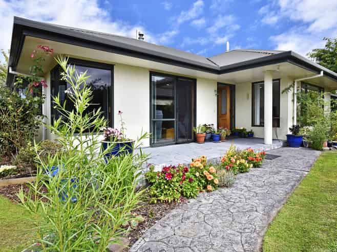 21 Malthouse Crescent, Brightwater