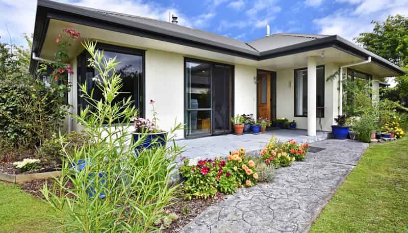 21 Malthouse Crescent, Brightwater