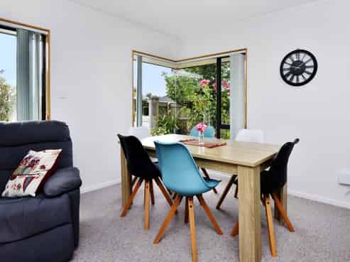 21 Malthouse Crescent, Brightwater