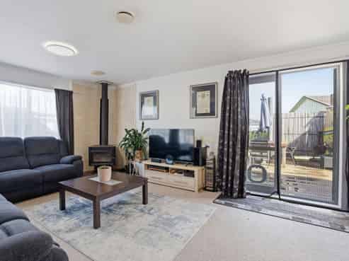 2 Rakatau Place, Ruakaka