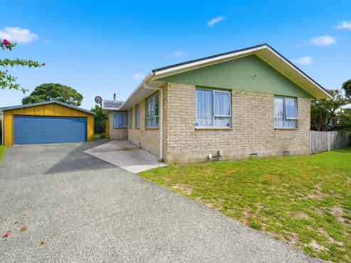 2 Rakatau Place, Ruakaka
