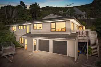 19 Paddington Grove, Karori