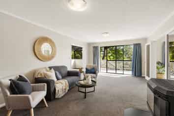 19 Paddington Grove, Karori