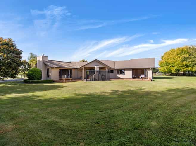 921 Gordonton Road, Gordonton