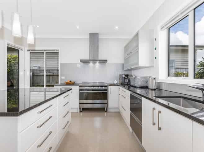 10 John Burke Drive, Aotea