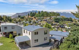 32A Dart Place, Fernhill/Sunshine Bay