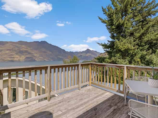 32A Dart Place, Fernhill/Sunshine Bay