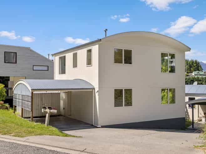 32A Dart Place, Fernhill/Sunshine Bay