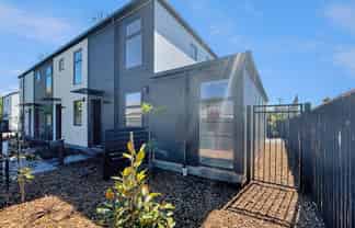 6/9 Whittington Avenue, Woolston