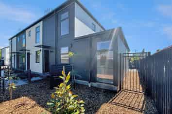 6/9 Whittington Avenue, Woolston