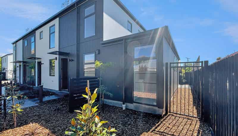 6/9 Whittington Avenue, Woolston