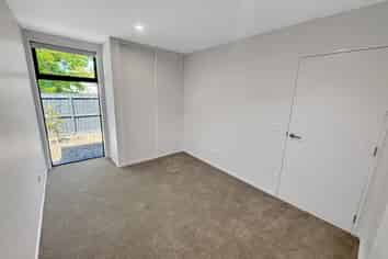 6/9 Whittington Avenue, Woolston