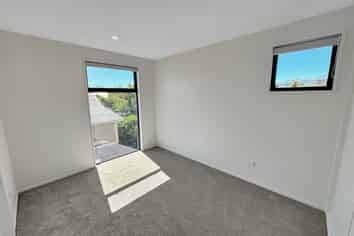 6/9 Whittington Avenue, Woolston