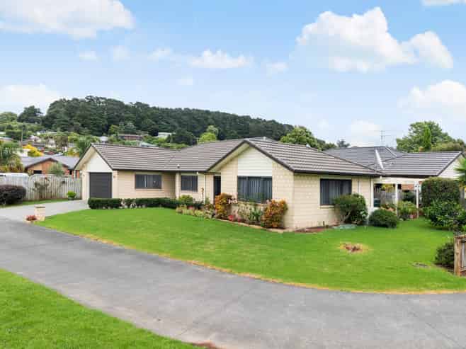 25 Willowgrange Place, Pukekohe