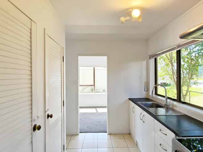 2/12 Kaipatiki Road, Glenfield