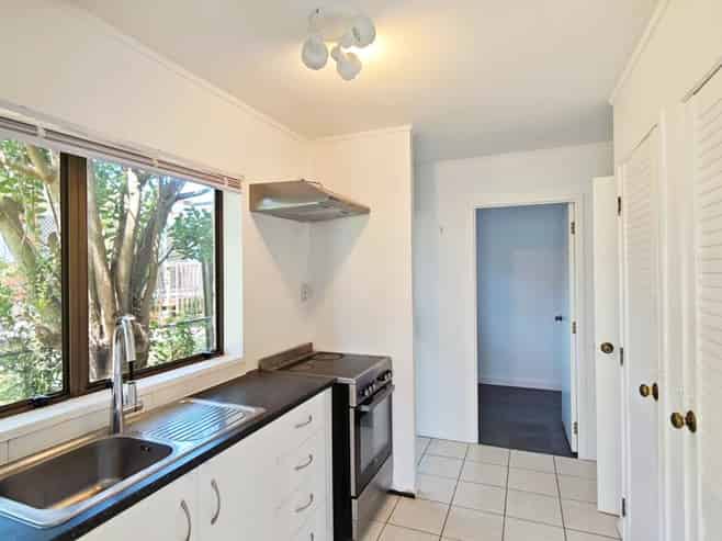 2/12 Kaipatiki Road, Glenfield