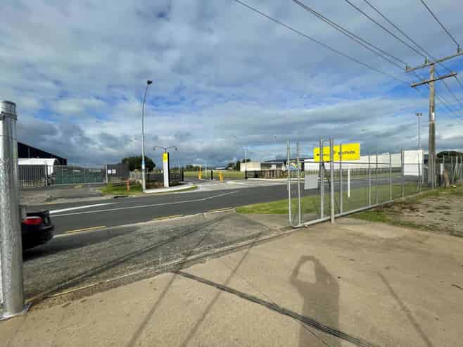 Truman Lane Industrial with large, fenced yard 