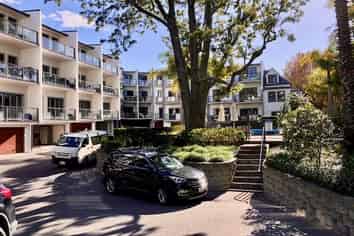 14/177 Hurstmere Road, Takapuna