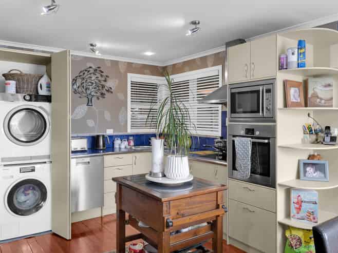 73 Clayton Road, Mangakakahi