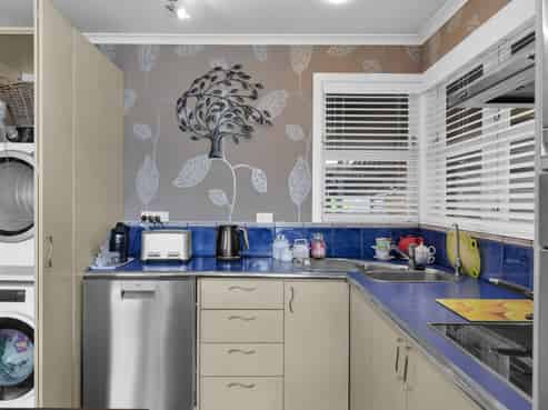 73 Clayton Road, Mangakakahi