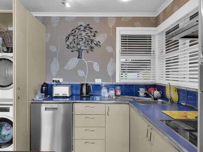 73 Clayton Road, Mangakakahi