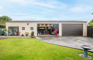 73 Clayton Road, Mangakakahi