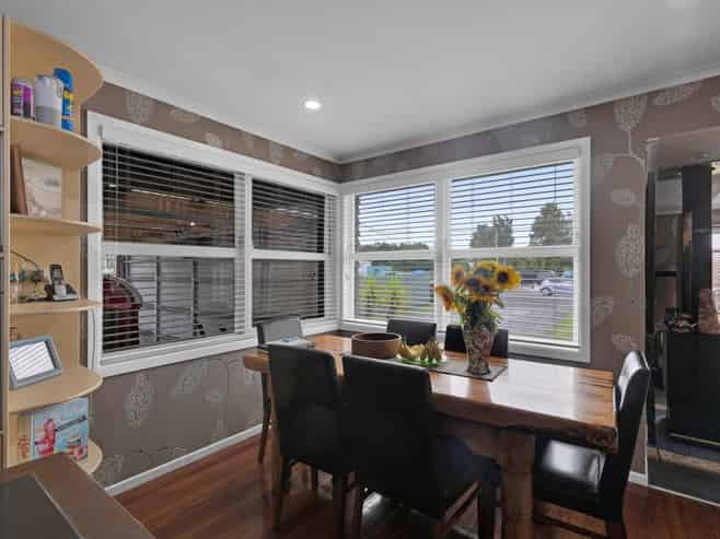 73 Clayton Road, Mangakakahi