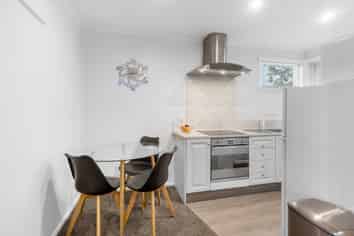 1/582 Barbadoes Street, Saint Albans