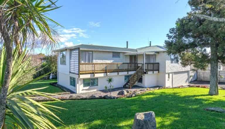 18 Lavelle Road, Henderson