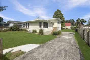 4  Cresta Place , Onerahi