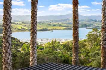  5 Kotare Place, Sandspit