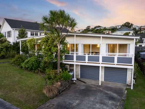 9 Annan Grove, Papakowhai