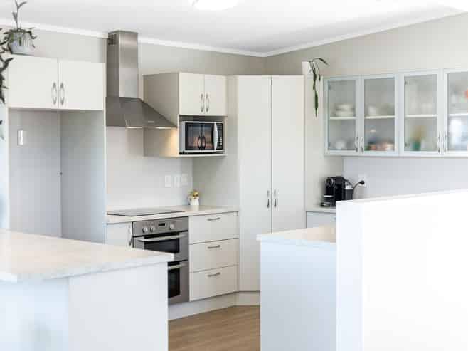 9 Annan Grove, Papakowhai