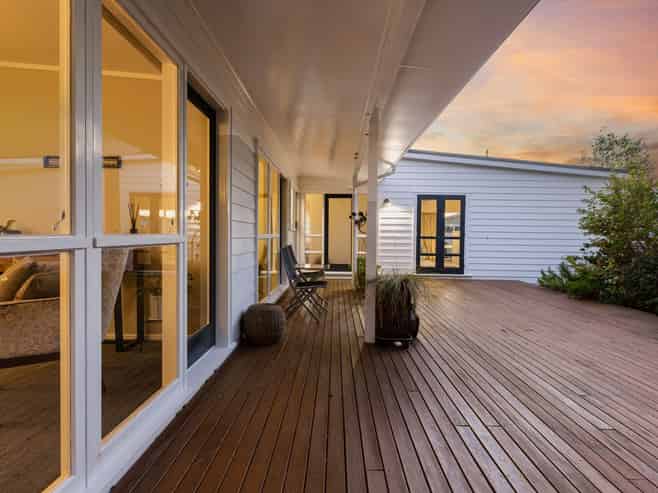 9 Annan Grove, Papakowhai