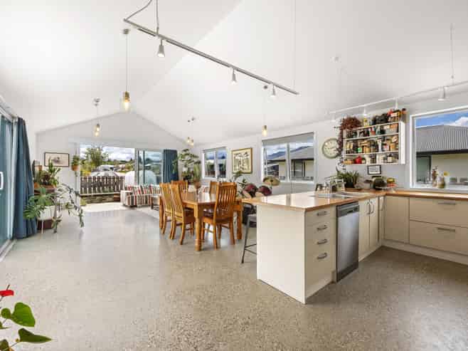 14 Francis Lane, Lake Hawea